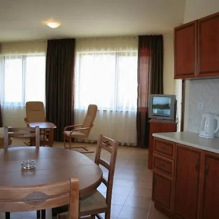 Eagle Lodge Hotel Aparthotel 2*